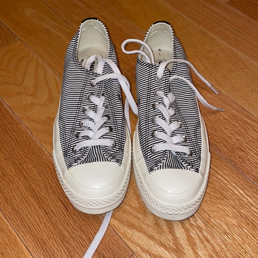 Women’s Converse - black and white stripes Chuck Taylor size 7